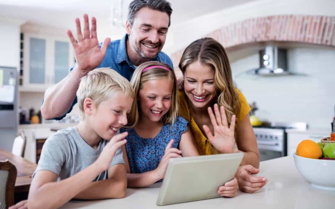 5 Apps to Stay in Touch with Family & Friends